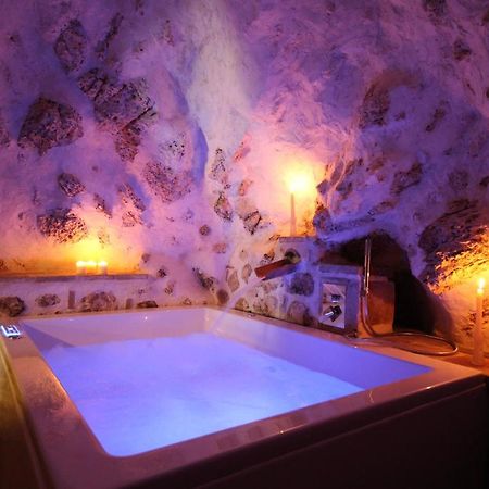 Santo'S House Luxury - Idromassaggio E Doccia Emozionale Villa Santo Stefano Di Sessanio Eksteriør bilde