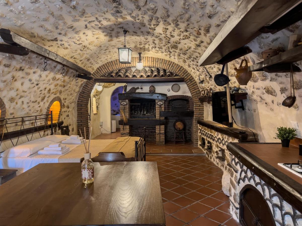 Santo'S House Luxury - Idromassaggio E Doccia Emozionale Villa Santo Stefano Di Sessanio Eksteriør bilde