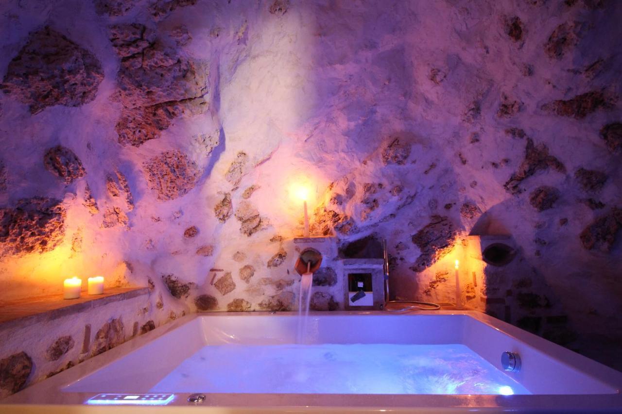 Santo'S House Luxury - Idromassaggio E Doccia Emozionale Villa Santo Stefano Di Sessanio Eksteriør bilde