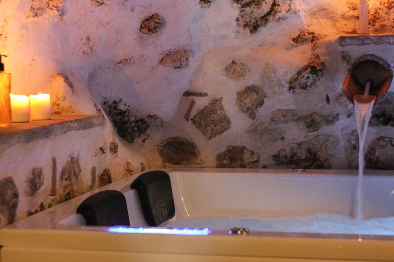 Santo'S House Luxury - Idromassaggio E Doccia Emozionale Villa Santo Stefano Di Sessanio Eksteriør bilde
